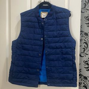 gap navy blue NWT quilted vest